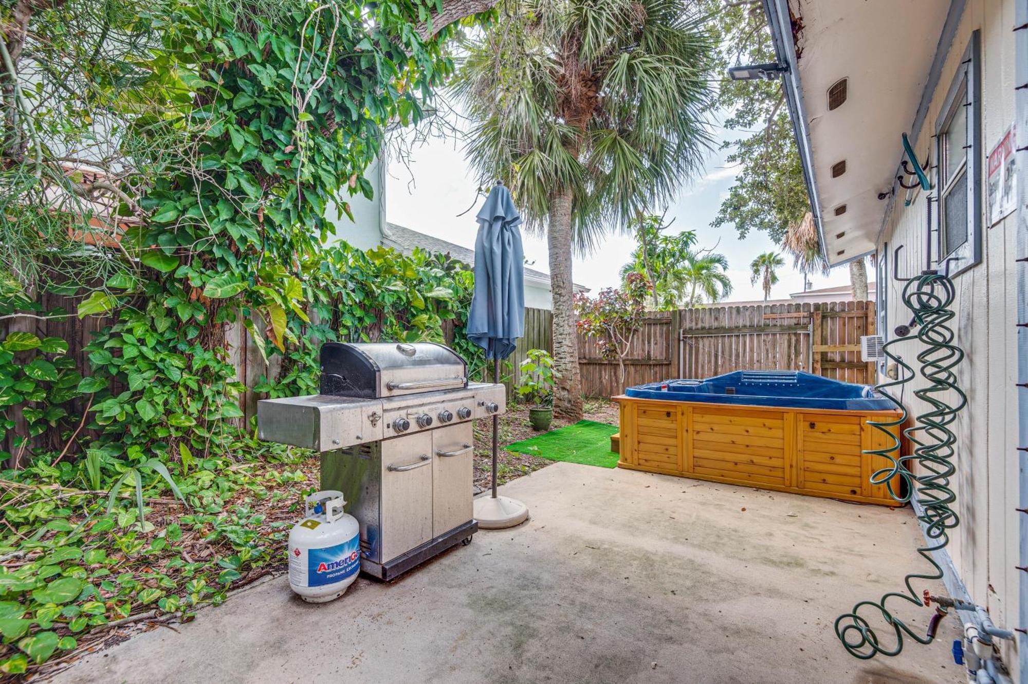 Cape Canaveral Cottage With Hot Tub Walk To Beach Luaran gambar
