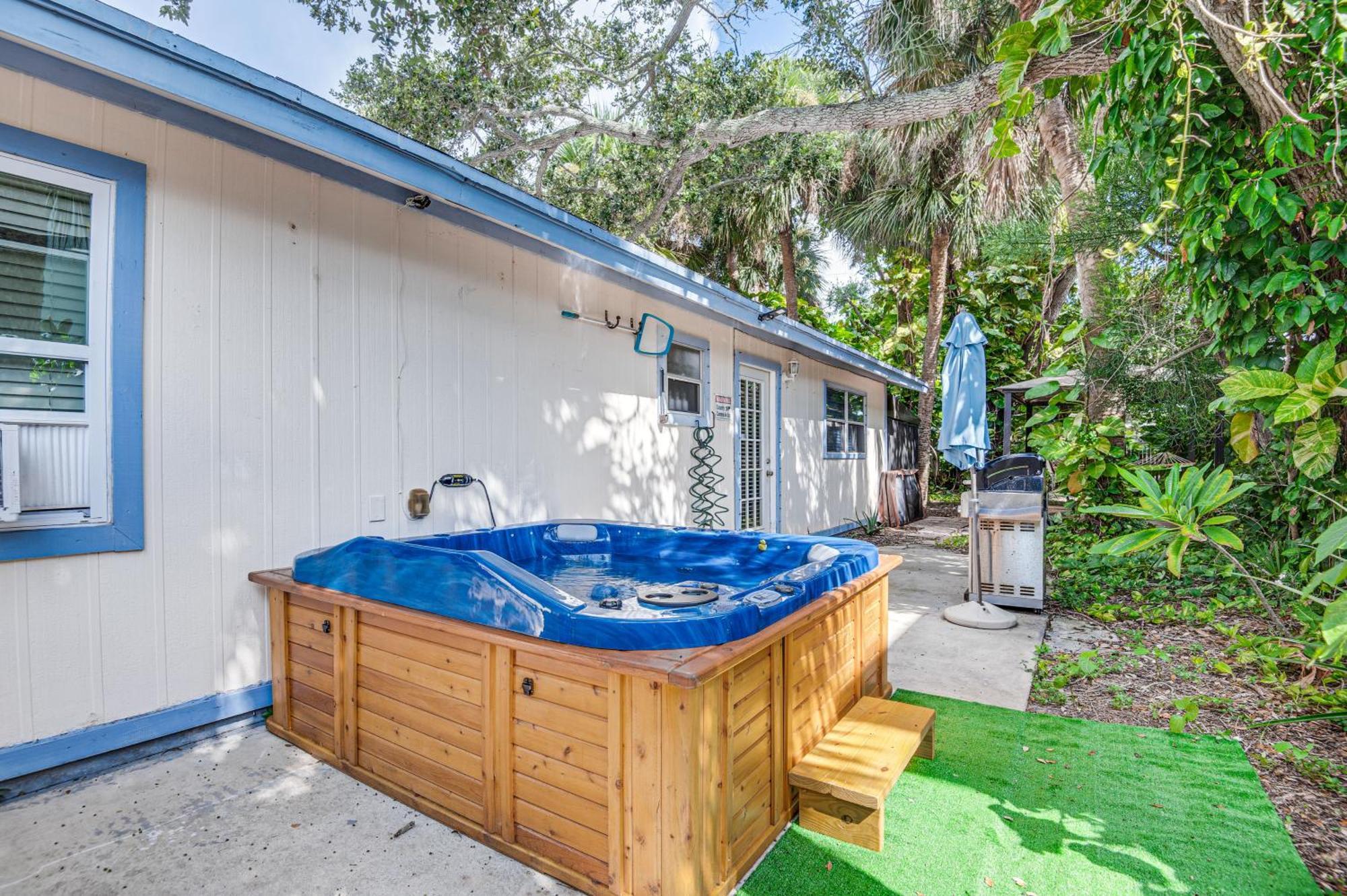 Cape Canaveral Cottage With Hot Tub Walk To Beach Luaran gambar
